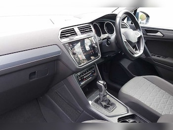 Used Volkswagen Tiguan 2022 for sale - 76800463: Photo
