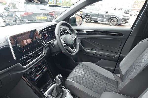 Used Volkswagen T-Roc 2025 for sale - 76111055: Photo 2