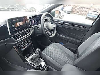 Used Volkswagen T-Roc 2025 for sale - 76110944: Photo 2
