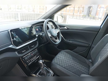 Used Volkswagen T-Cross 2025 for sale - 76110470: Photo 2