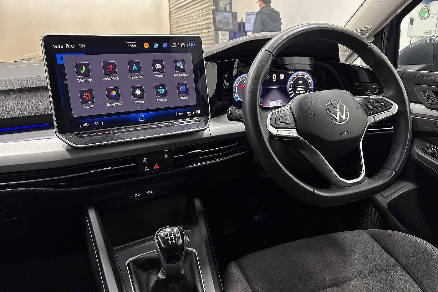 Used Volkswagen Golf 2024 for sale - 77627037: Photo 2