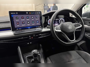 Used Volkswagen Golf 2024 for sale - 77192980: Photo