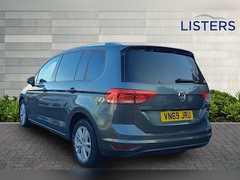 Used Volkswagen Touran 2019 for sale - 77346329: Photo