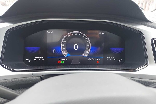 Used Volkswagen T-Roc 2023 for sale - 76110583: Photo 7