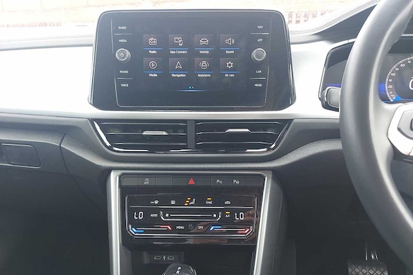Used Volkswagen T-Roc 2023 for sale - 76110583: Photo 9