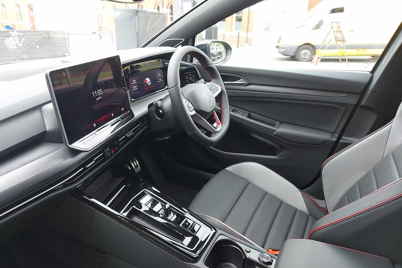 Used Volkswagen Golf 2025 for sale - 76110763: Photo 2