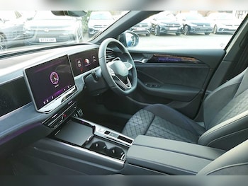 Used Volkswagen Passat 2025 for sale - 77855193: Photo