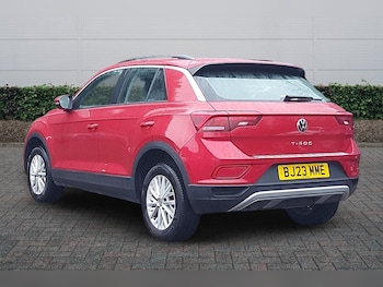Used Volkswagen T-Roc 2023 for sale - 77388433: Photo