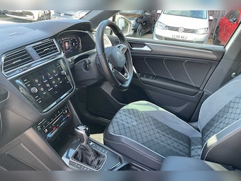 Used Volkswagen Tiguan 2021 for sale - 76111194: Photo 2