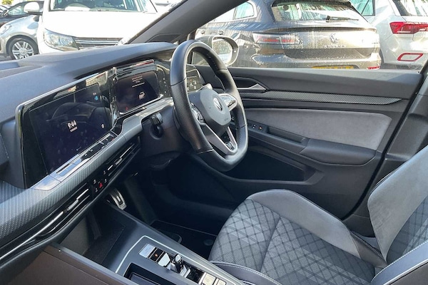Used Volkswagen Golf 2021 for sale - 76110755: Photo 2
