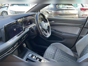 Used Volkswagen Golf 2021 for sale - 76110755: Photo 2