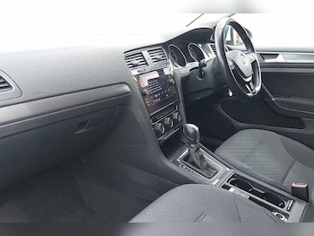 Used Volkswagen Golf 2018 for sale - 79170599: Photo