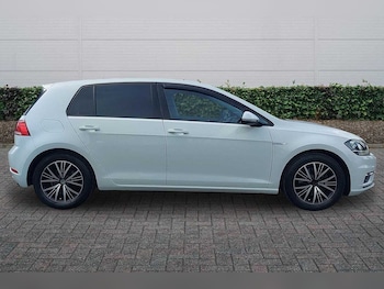 Used Volkswagen Golf 2018 for sale - 79170599: Photo