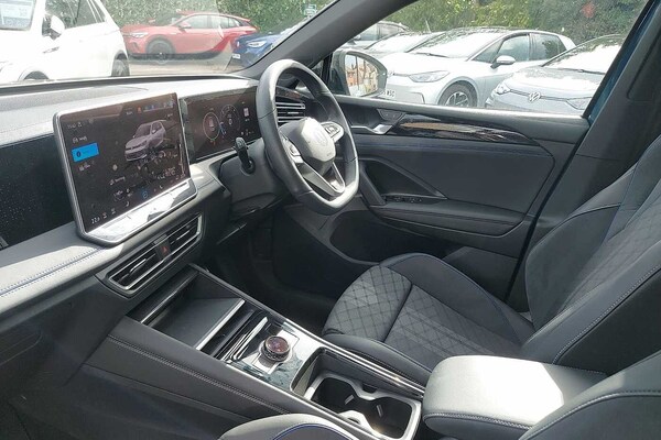 Used Volkswagen Tiguan 2024 for sale - 76110767: Photo 2