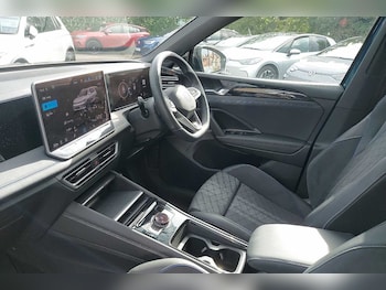 Used Volkswagen Tiguan 2024 for sale - 76110767: Photo 2