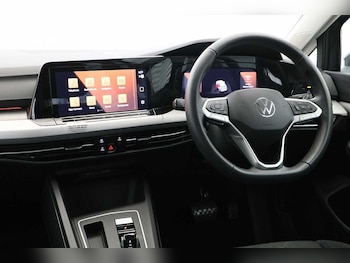 Used Volkswagen Golf 2023 for sale - 77192990: Photo