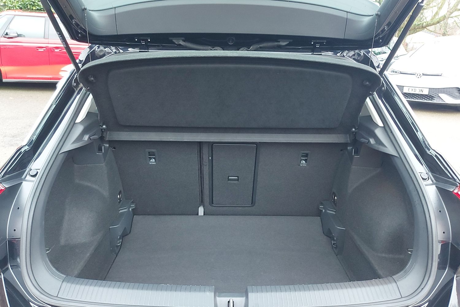 Used Volkswagen T-Roc 2023 for sale - 77613760: Photo 10