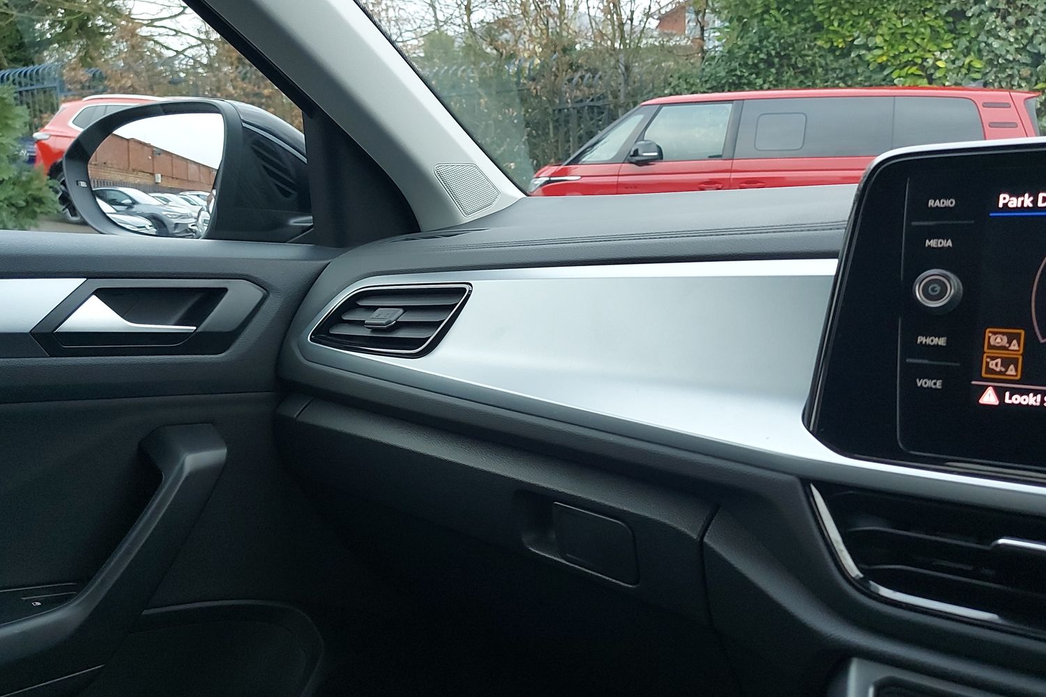 Used Volkswagen T-Roc 2023 for sale - 77613760: Photo 13