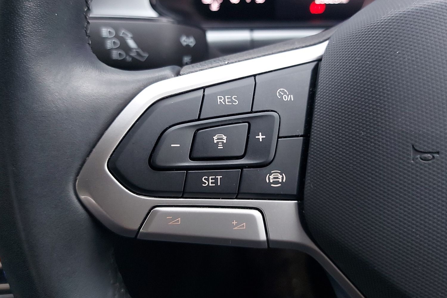 Used Volkswagen T-Roc 2023 for sale - 77613760: Photo 16