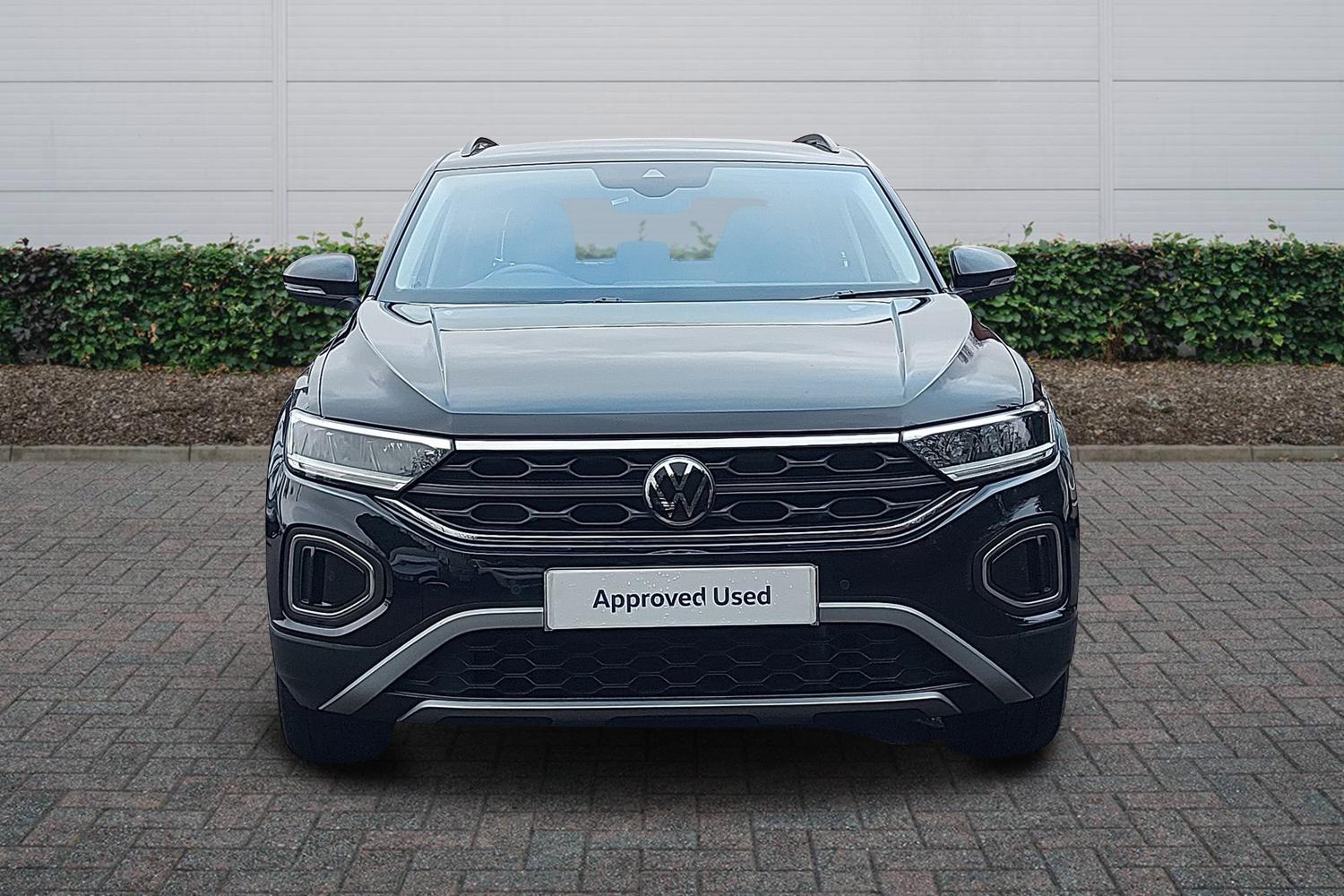 Used Volkswagen T-Roc 2023 for sale - 77613760: Photo 3