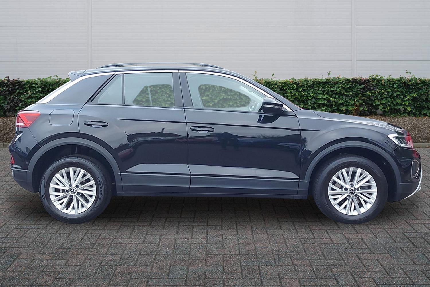 Used Volkswagen T-Roc 2023 for sale - 77613760: Photo 5