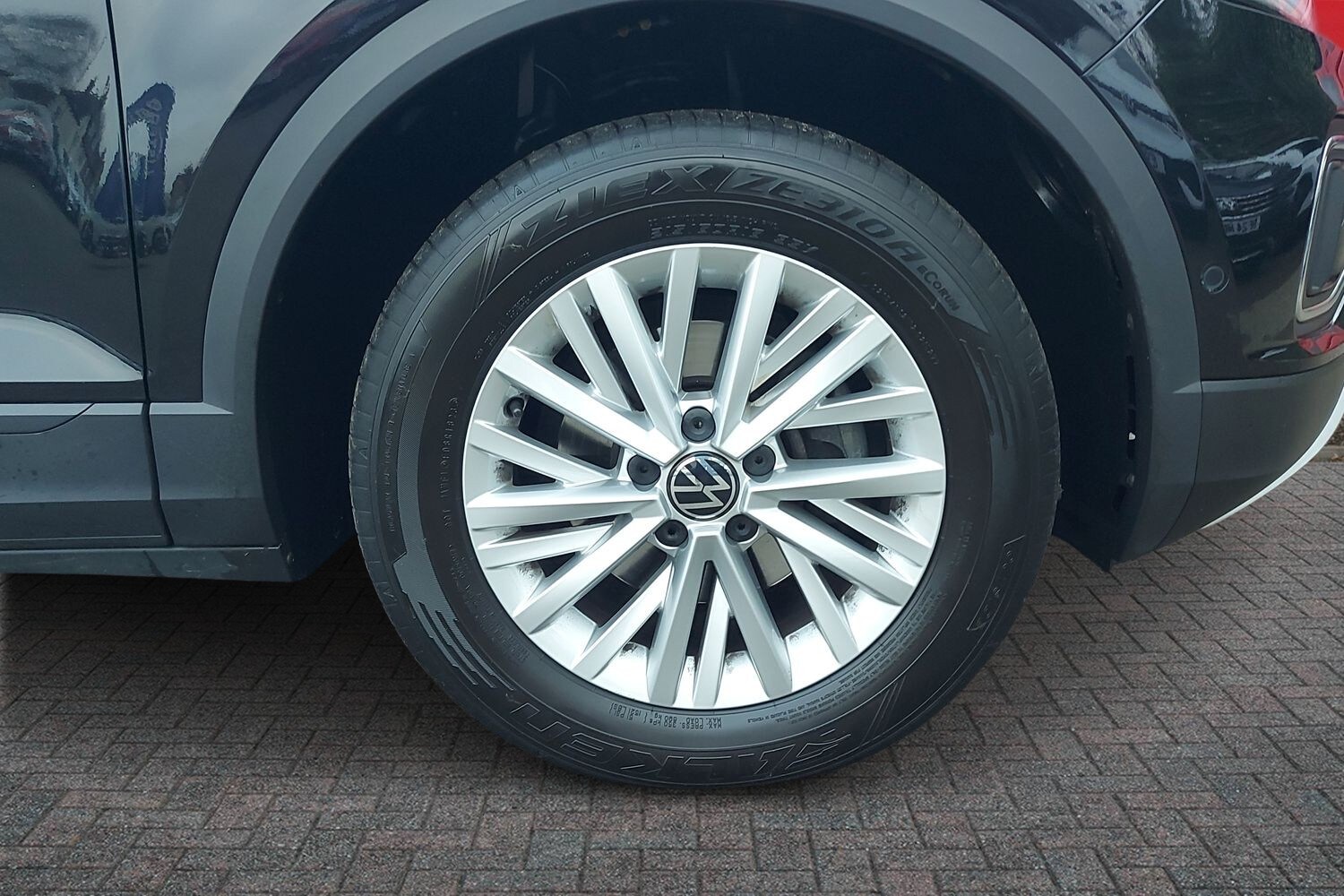 Used Volkswagen T-Roc 2023 for sale - 77613760: Photo 6