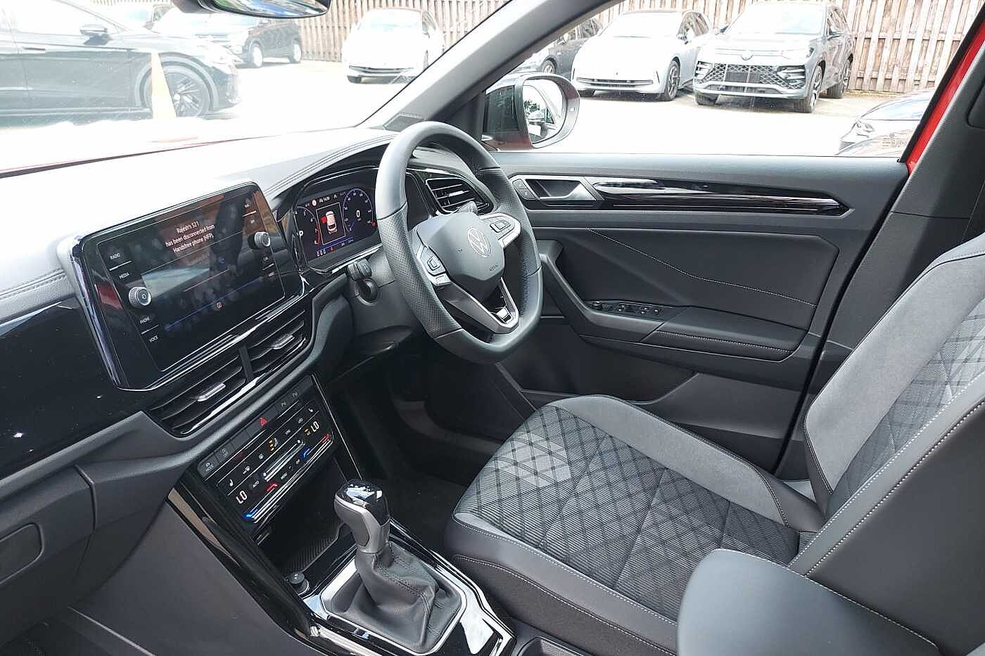 Used Volkswagen T-Roc 2025 for sale - 76800438: Photo 2