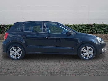 Used Volkswagen Polo 2017 for sale - 79397046: Photo