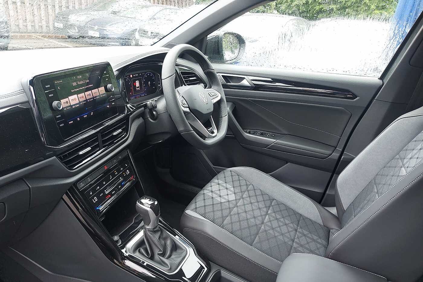 Used Volkswagen T-Roc 2025 for sale - 76111060: Photo 2