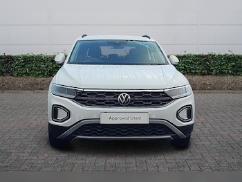 Used Volkswagen T-Roc 2023 for sale - 77177611: Photo