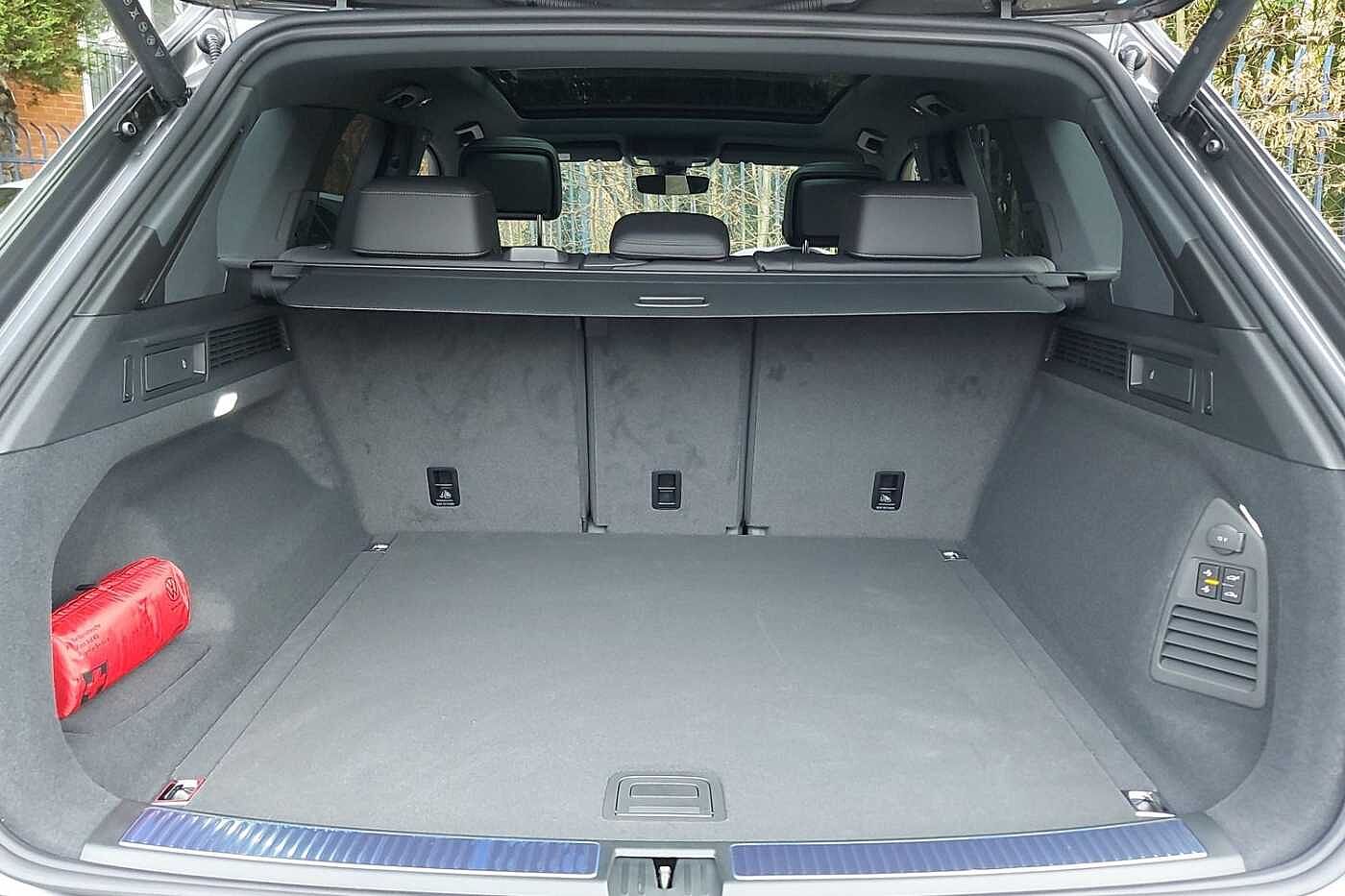 Used Volkswagen Touareg 2025 for sale - 76800717: Photo 11