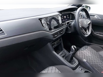 Used Volkswagen Polo 2024 for sale - 77177638: Photo