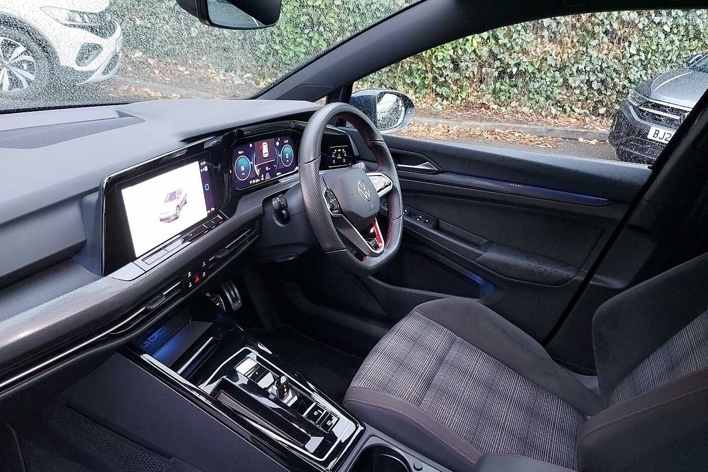 Used Volkswagen Golf 2024 for sale - 77132809: Photo 2