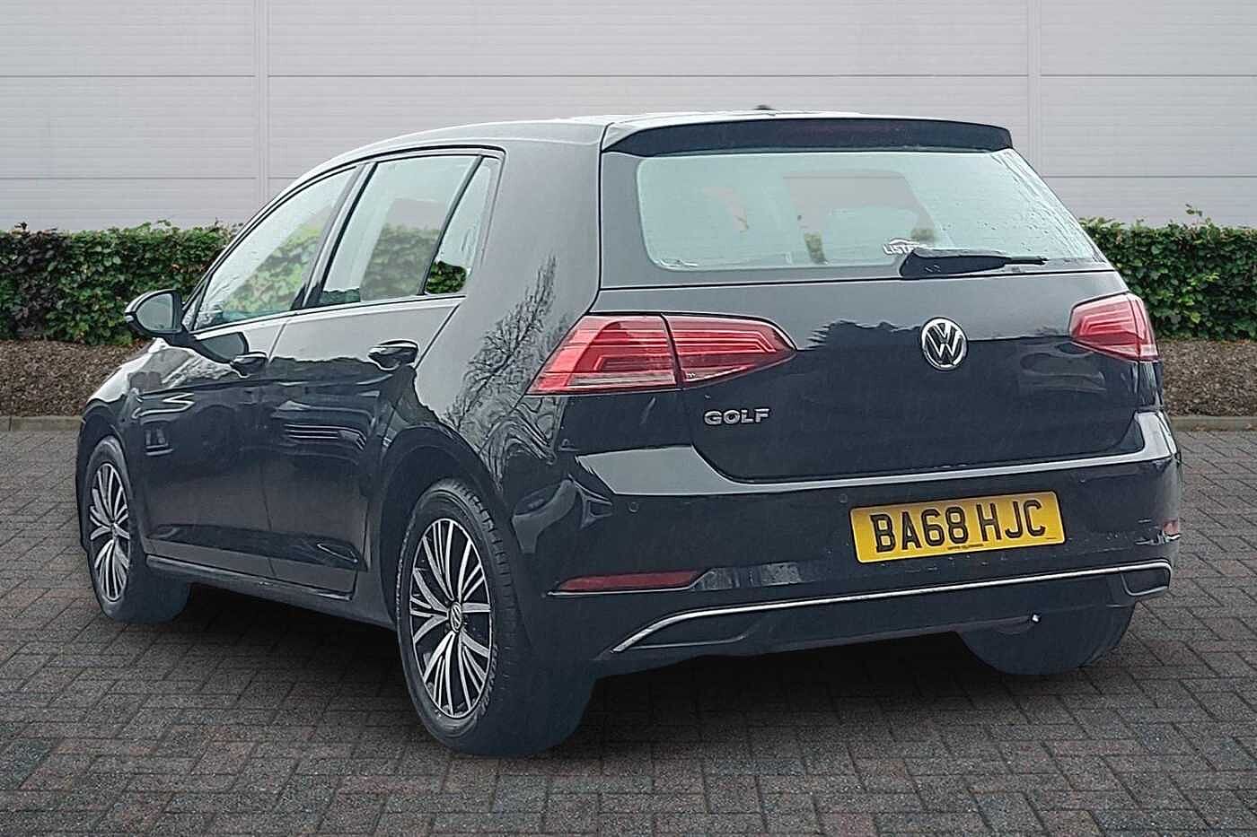 Used Volkswagen Golf 2019 for sale - 77427500: Photo 3