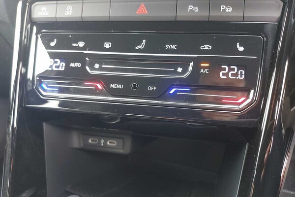 Used Volkswagen T-Roc 2025 for sale - 76111030: Photo 15