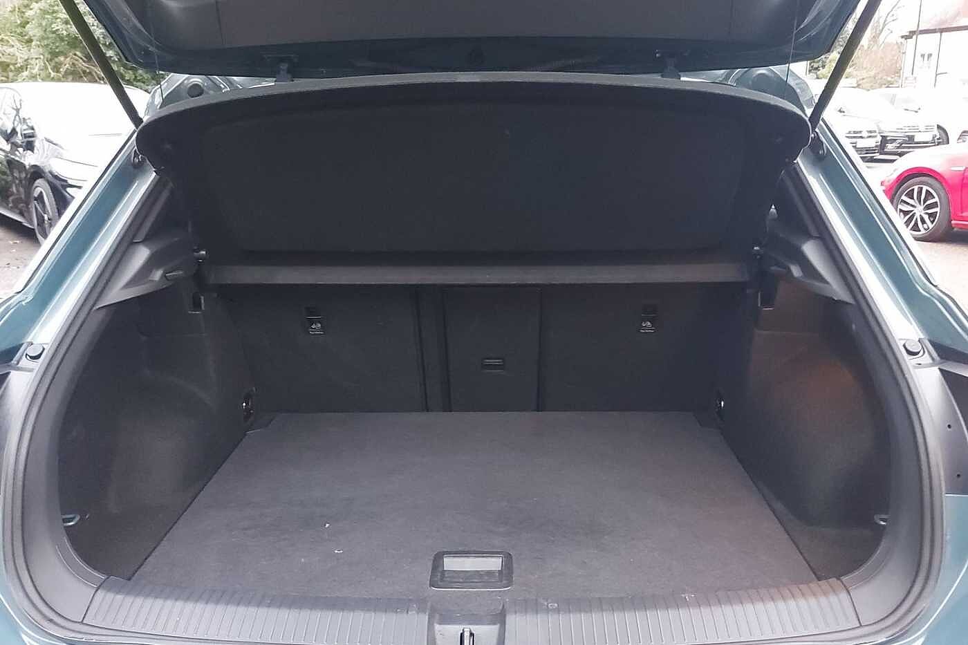 Used Volkswagen T-Roc 2023 for sale - 76837796: Photo 11