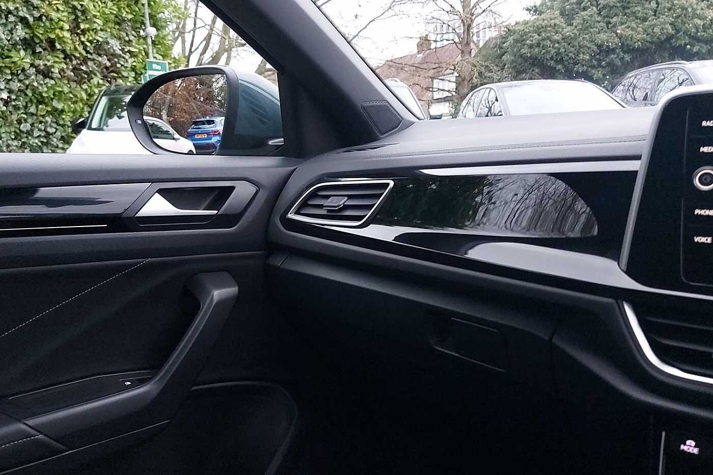 Used Volkswagen T-Roc 2023 for sale - 76837796: Photo 16