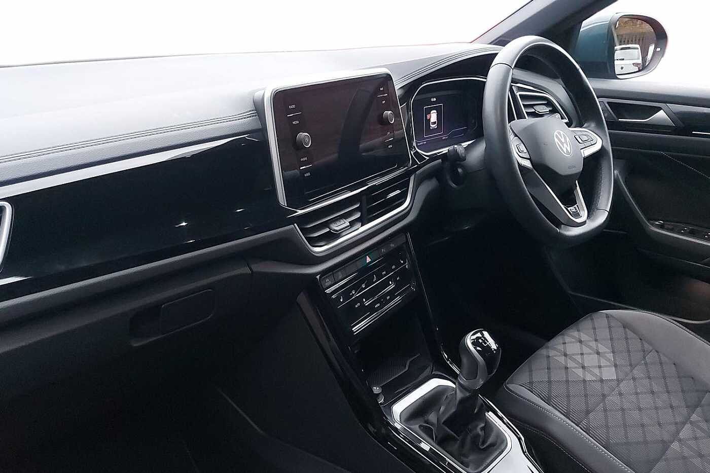 Used Volkswagen T-Roc 2023 for sale - 76837796: Photo 2