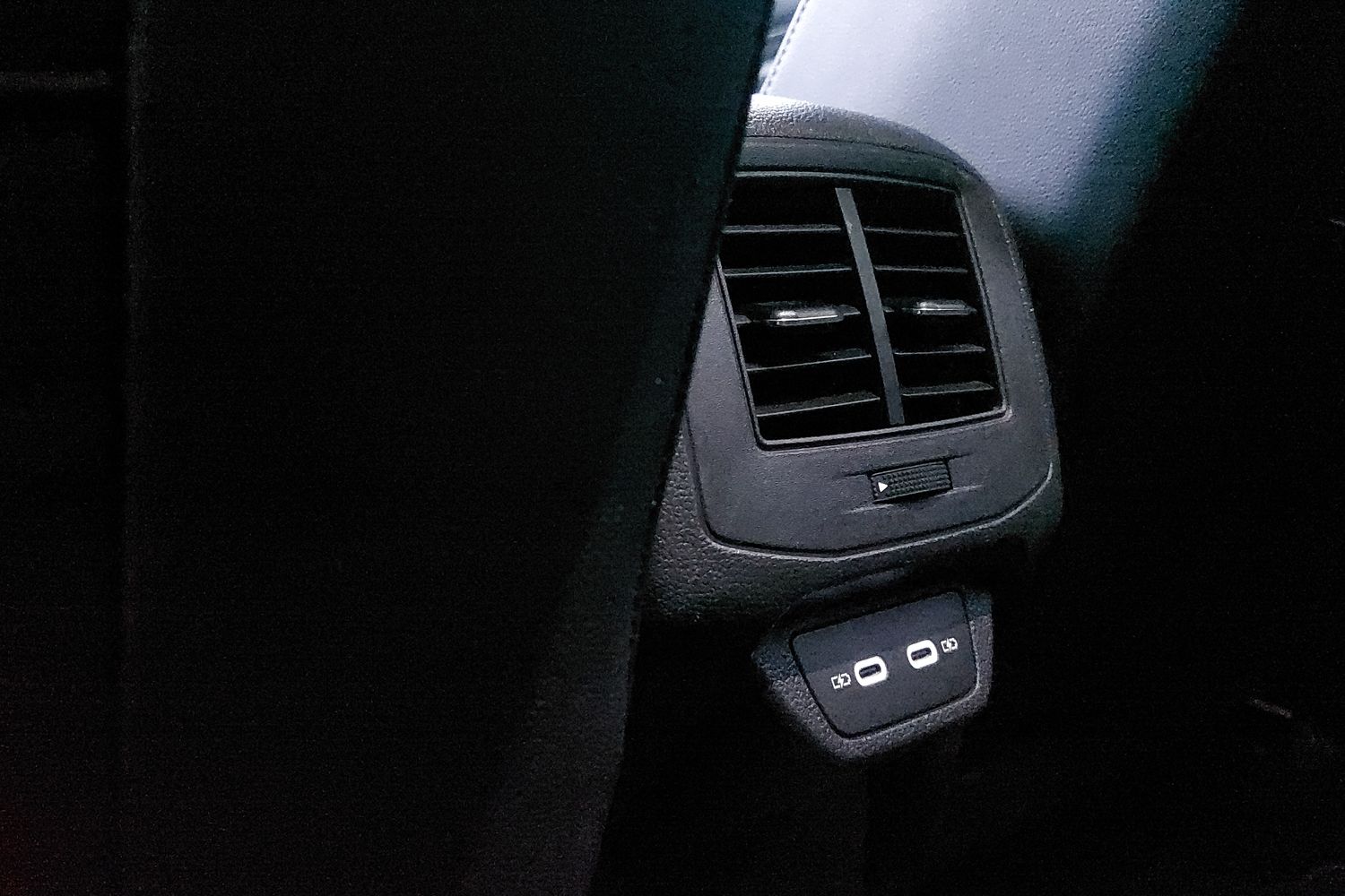 Used Volkswagen T-Roc 2023 for sale - 76837796: Photo 32