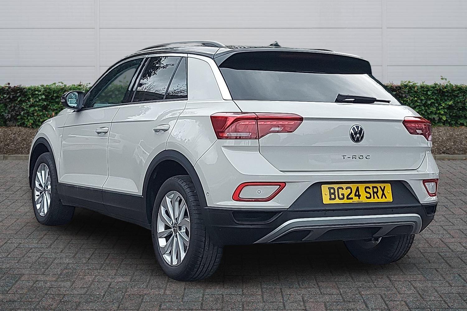 Used Volkswagen T-Roc 2024 for sale - 77397107: Photo 2