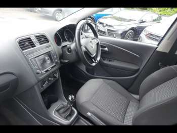 Used Volkswagen Polo 2016 for sale - 74876561: Photo
