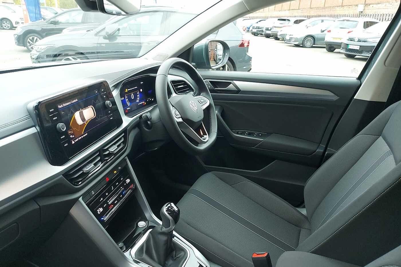 Used Volkswagen T-Roc 2025 for sale - 76111176: Photo 2