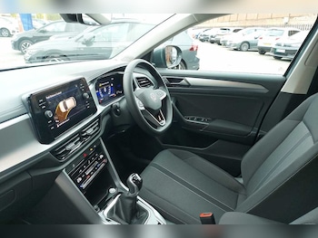 Used Volkswagen T-Roc 2025 for sale - 76111176: Photo