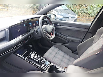 Used Volkswagen Golf 2024 for sale - 76410268: Photo