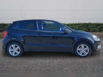 Used Volkswagen Polo 2016 for sale - 78785778: Photo