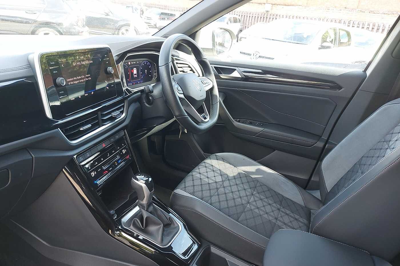 Used Volkswagen T-Roc 2025 for sale - 76111200: Photo 2