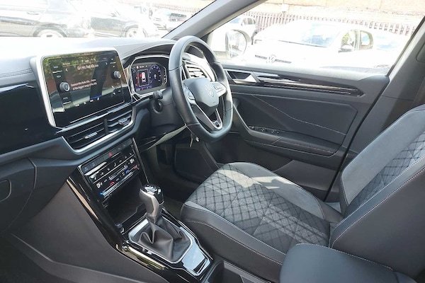 Used Volkswagen T-Roc 2025 for sale - 76111200: Photo 2
