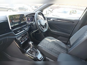 Used Volkswagen T-Roc 2025 for sale - 76111200: Photo 2
