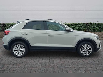 Used Volkswagen T-Roc 2022 for sale - 78008520: Photo