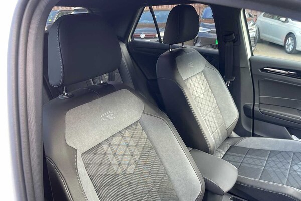 Used Volkswagen T-Roc 2025 for sale - 76154313: Photo 15